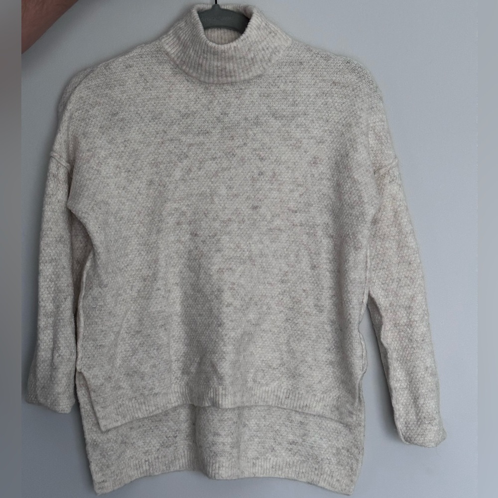Turtle neck sweater